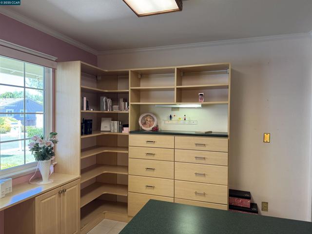 898 Luxury Dr, Concord CA: https://media.crmls.org/mediaz/3936063f-3427-4bc2-88d2-82b92bf7a47c.jpg