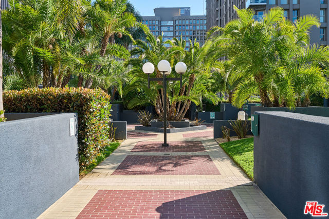 880 W 1st Street, Los Angeles CA: https://media.crmls.org/mediaz/3936269f-0199-488c-b79b-6fe4f16add67.jpg