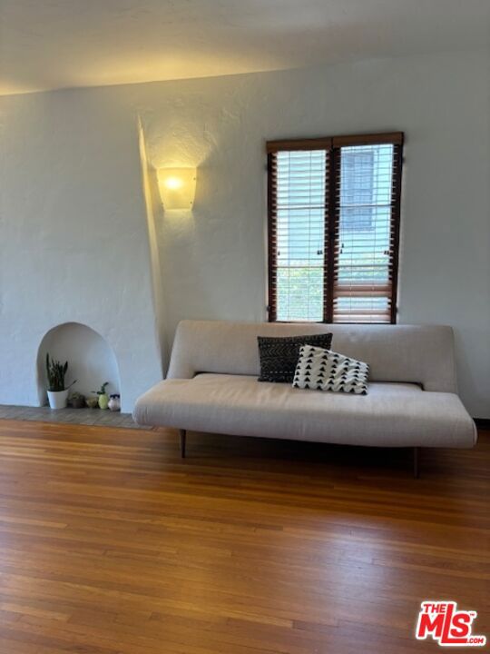 2439 West Silver Lake Drive, Los Angeles CA: https://media.crmls.org/mediaz/3936a8d7-ccfa-4614-ae4e-3a52d512c676.jpg