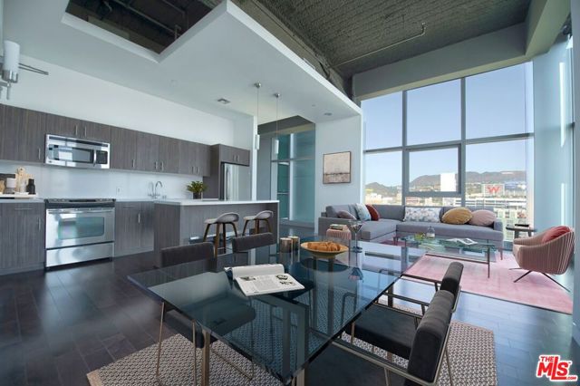 1480 VINE Street, Los Angeles CA: https://media.crmls.org/mediaz/3937b928-720b-4d79-8ec7-40e37a951c9e.jpg