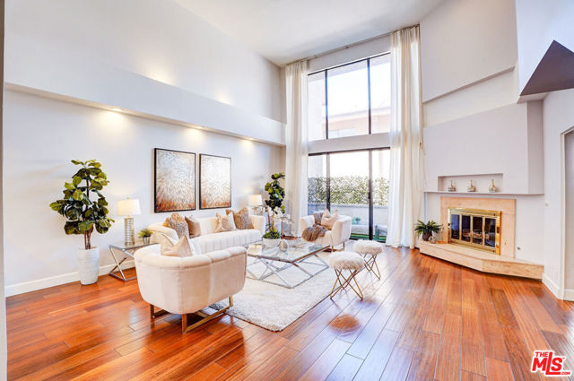 High ceilings in living room