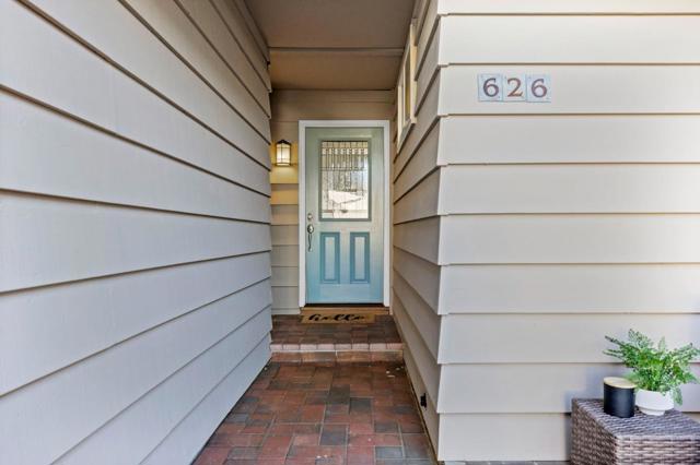 626 Harvester Drive, Foster City CA: https://media.crmls.org/mediaz/3938533c-34b7-4232-a395-53db02fda7ce.jpg