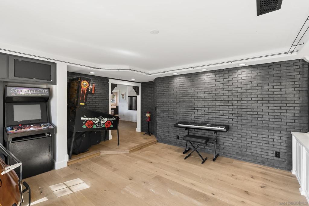 MLS #250043061SD image #8