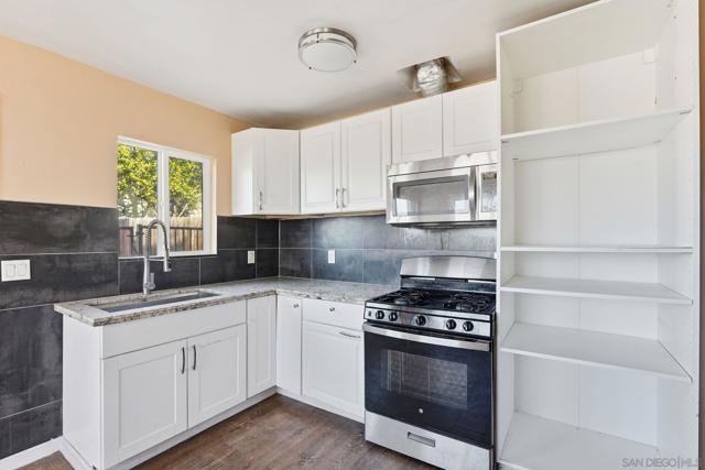 6431 37 Madrone Ave, San Diego CA: https://media.crmls.org/mediaz/39394a28-b5fe-480a-8d63-f9eb50b06ef2.jpg