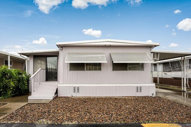 2950 Iris Ave, San Diego CA: https://media.crmls.org/mediaz/3939cba3-3b8a-420e-983c-23d9a558dd70.jpg