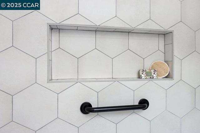 1932 Ptarmigan Dr, Walnut Creek CA: https://media.crmls.org/mediaz/3939cc64-850e-427e-afca-a37409c330a6.jpg