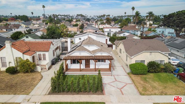 3815 W 60th Street, Los Angeles CA: https://media.crmls.org/mediaz/3939fa64-046a-4dbd-bfd6-2b35786d3bb3.jpg