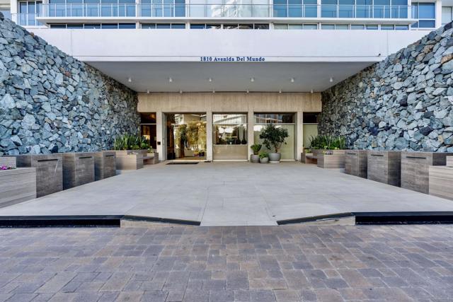 1810 Avenida Del Mundo, Coronado CA: https://media.crmls.org/mediaz/393b4c26-d00e-4445-af4f-dbba89465644.jpg