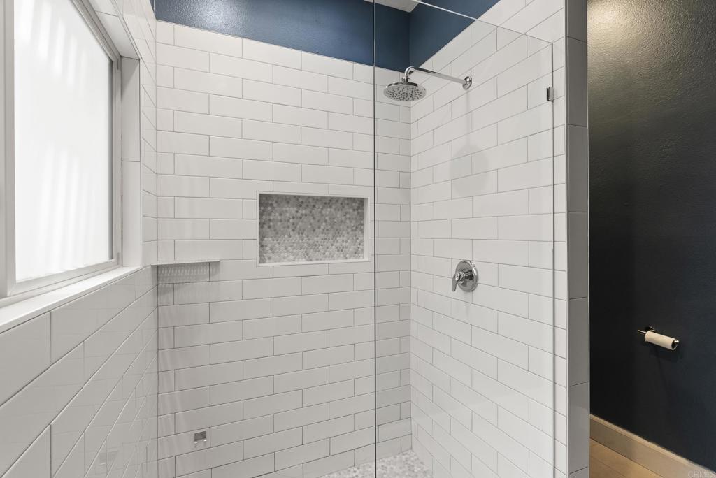https://media.crmls.org/mediaz/393bc641-2a8c-4663-ba48-4d4f626fd469.jpg?preset=X-Large