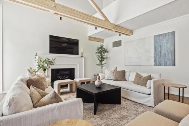 9504 Alder Court, Carmel CA: https://media.crmls.org/mediaz/393bfb72-2638-4fed-807e-c231c4aa7e68.jpg