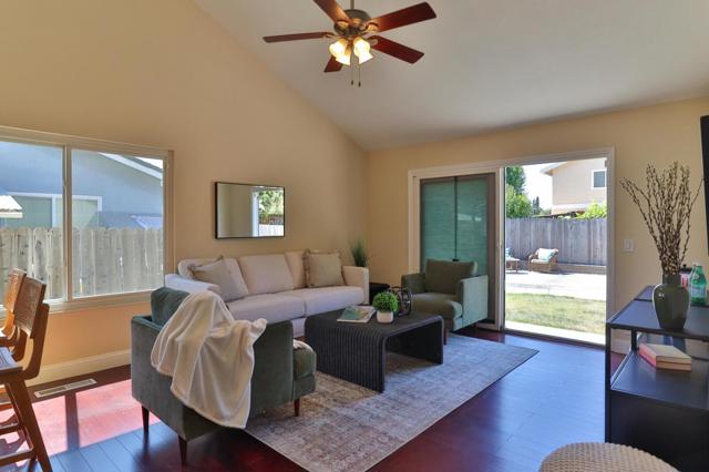 970 W 6th Street, Gilroy CA: https://media.crmls.org/mediaz/393c666a-b74f-4f63-a75f-031f06e518f7.jpg