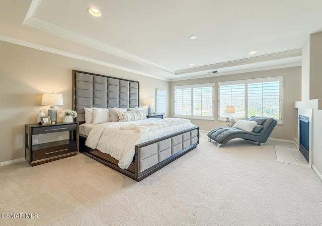 3030 Hollycrest Avenue, Thousand Oaks CA: https://media.crmls.org/mediaz/393d41de-078a-4218-b619-43daa446988d.jpg