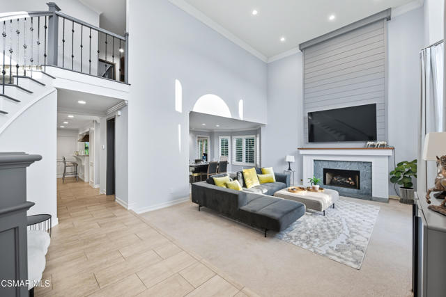 5816 Middle Crest Drive, Agoura Hills CA: https://media.crmls.org/mediaz/393de7cd-438b-4141-9f39-e4efbce63590.jpg