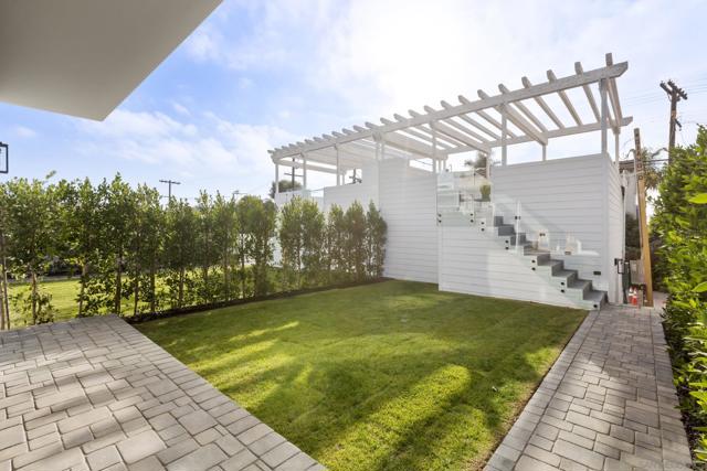 7216 FAY AVE, La Jolla CA: https://media.crmls.org/mediaz/393dee69-dc60-42ba-915e-beedd06e260a.jpg