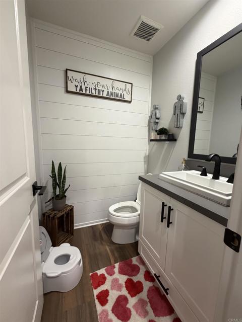 Detail Gallery Image 11 of 39 For 1247 Corte Mendi, Chula Vista,  CA 91913 - 4 Beds | 3/1 Baths