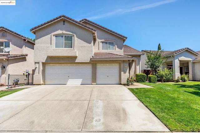 8215 Red Elk Dr, Elk Grove CA: https://media.crmls.org/mediaz/393ec5ab-b2d7-4790-96f0-a02648170d59.jpg