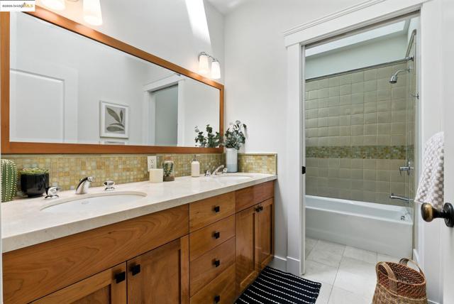 1020 Channing Ave, Palo Alto CA: https://media.crmls.org/mediaz/393f86c5-cfd7-44cd-8ed3-a34ae668bacb.jpg