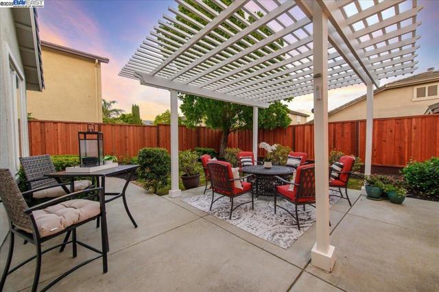4946 Sequoia Ave, Dublin CA: https://media.crmls.org/mediaz/393fa6c2-ad03-4ac9-87dd-00d2f7c11b36.jpg