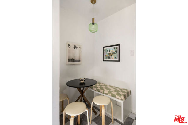 9204 National Boulevard, Los Angeles CA: https://media.crmls.org/mediaz/3940057b-2d0d-4772-82d2-c27c89bb9351.jpg