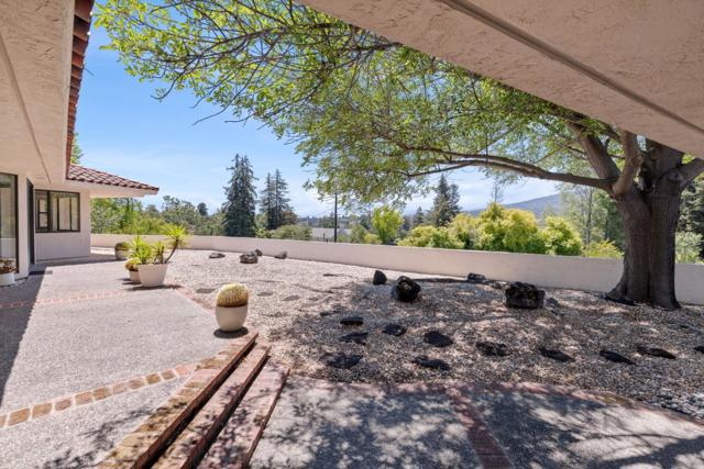 1091 Valley View Court, Los Altos CA: https://media.crmls.org/mediaz/394023f3-ef60-46c0-aaeb-cfeafd123a1d.jpg