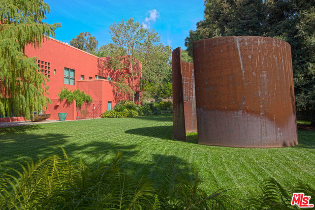 470 Layton Way, Los Angeles CA: https://media.crmls.org/mediaz/39402a15-1358-45b1-b7e6-66e25205df4d.jpg