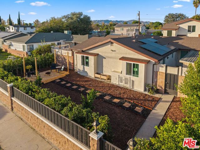 16233 Parthenia Street photo 1