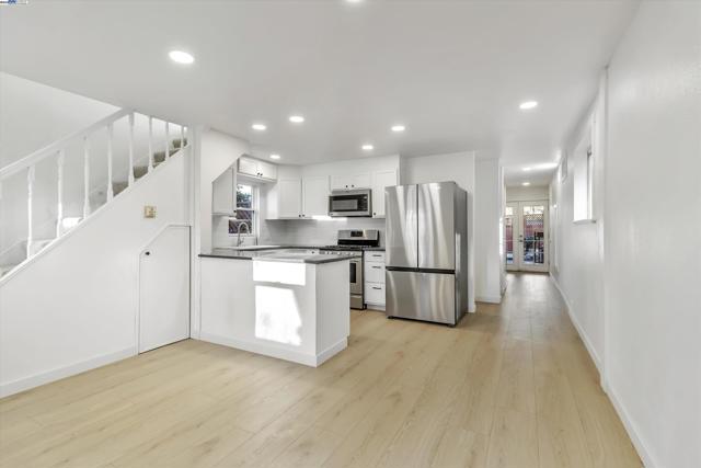 Image 16 of 58 For 1119 Kains Ave