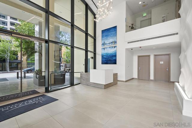 555 Front Street, San Diego CA: https://media.crmls.org/mediaz/39412637-dc49-4e39-b30b-b604b1866a55.jpg