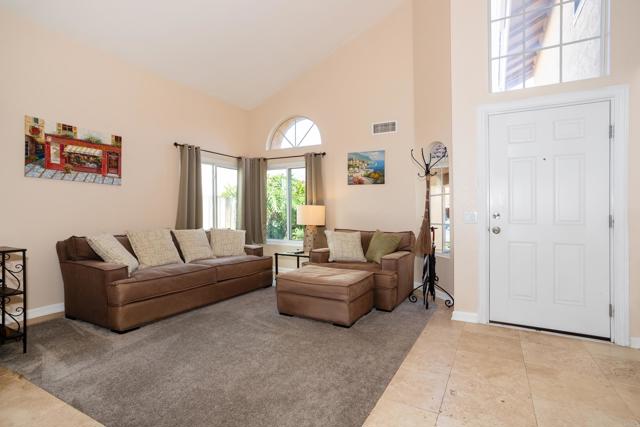 Detail Gallery Image 4 of 30 For 767 Rivertree Dr, Oceanside,  CA 92058 - 5 Beds | 3 Baths