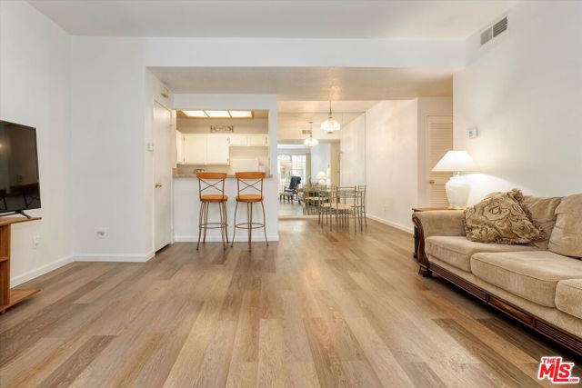 24125 Del Monte Drive, Valencia CA: https://media.crmls.org/mediaz/39424a79-ade0-456d-a265-e952f2ad86d0.jpg