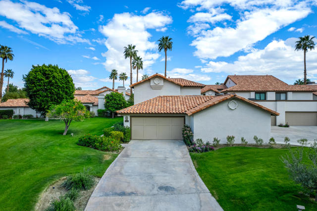 54964 Firestone, La Quinta CA: https://media.crmls.org/mediaz/394291d0-1b65-4d06-a794-93bc4f96abe8.jpg