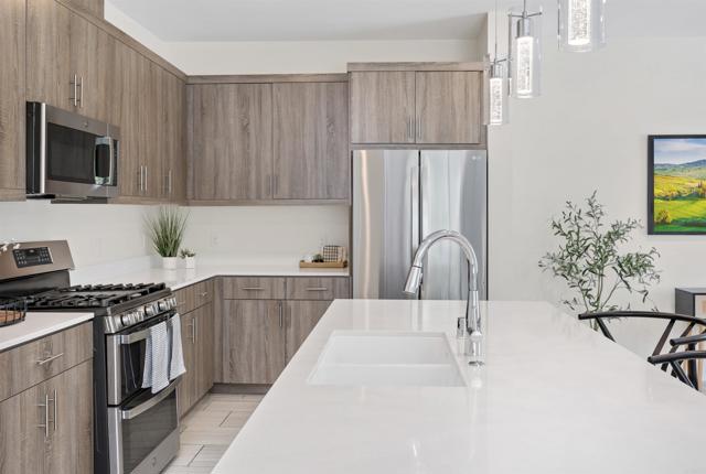 Detail Gallery Image 10 of 44 For 35103 Vine Pl, Fallbrook,  CA 92028 - 4 Beds | 2/1 Baths