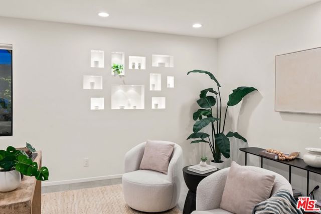 4841 Swinton Avenue, Encino CA: https://media.crmls.org/mediaz/3943166c-ccb1-4aaf-a653-22cabf49f432.jpg