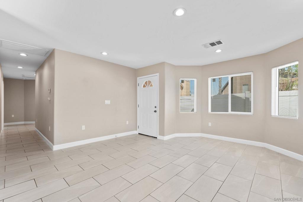 MLS #250024356SD img 8