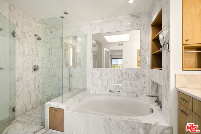 2548 Angelo Drive, Los Angeles CA: https://media.crmls.org/mediaz/39436059-cd8e-4d4e-a1b5-bb9d0ad6da93.jpg
