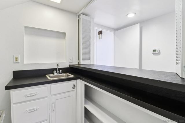 13080 Camino Del Valle, Poway CA: https://media.crmls.org/mediaz/3943ec46-7d38-44a1-a292-85fbd7e3e7d6.jpg