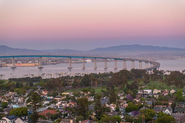 551 Orange Ave, Coronado CA: https://media.crmls.org/mediaz/39446545-b7d5-4883-b65d-f3da706ef0e7.jpg