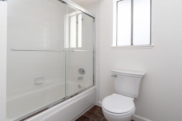 5644 ALHAMBRA HILLS CT, Martinez CA: https://media.crmls.org/mediaz/3944f0b0-67dc-4da7-9c8a-ff8bba2c3b09.jpg