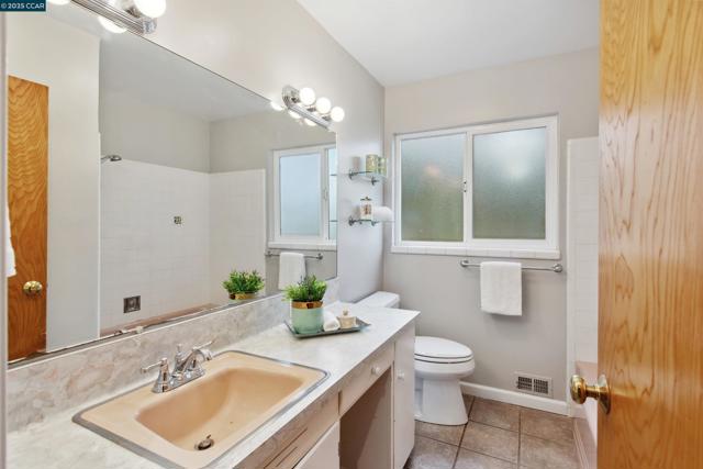1810 Meadow Lane, Walnut Creek CA: https://media.crmls.org/mediaz/394518eb-6d88-413a-904a-4332e487ae26.jpg