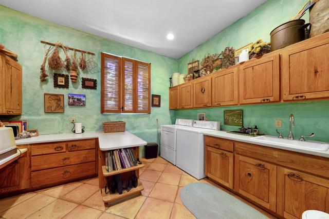 3198 Ashley Park Way, Jamul CA: https://media.crmls.org/mediaz/39455fcf-8c24-4679-a8b0-716b9461fe94.jpg
