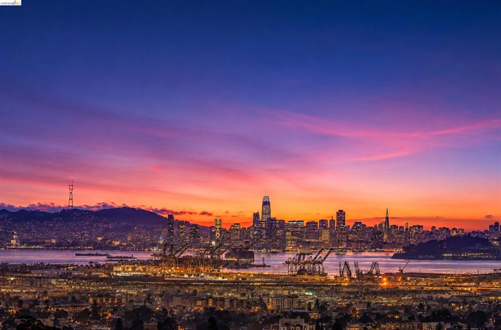 https://media.crmls.org/mediaz/3945b9e4-c908-42b2-abae-e6cb6467d95a.jpg?preset=X-Large