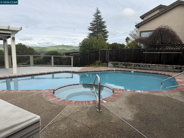 Image 4 of 27 For 1109 Vista Point Ln