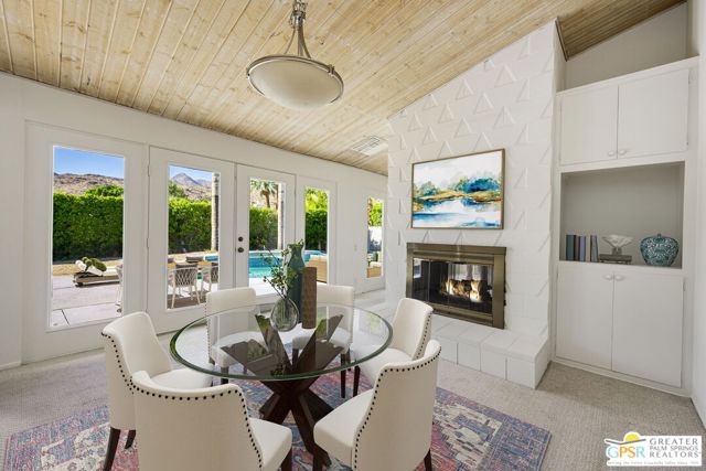5111 E Bobolink Lane, Palm Springs CA: https://media.crmls.org/mediaz/3947516c-e6c6-4c1b-9b5a-be82dca0a670.jpg