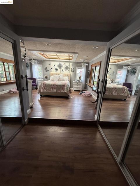 2821 Ponderosa Drive, Concord CA: https://media.crmls.org/mediaz/39475626-fb88-4a96-900e-fb9fbf35238b.jpg