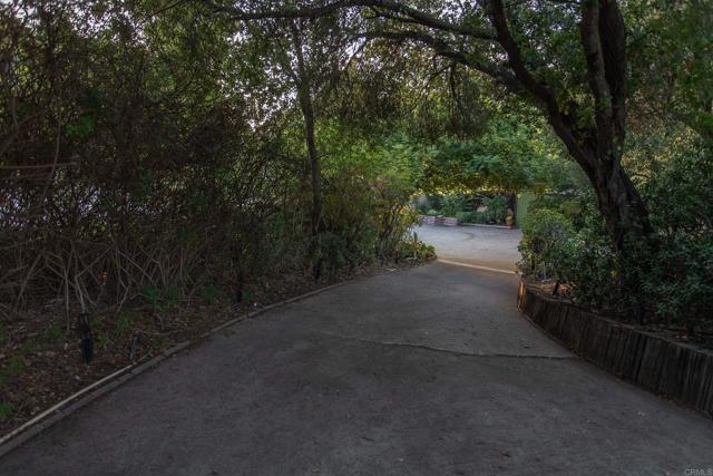 3216 Fair Oaks Ln, Spring Valley CA: https://media.crmls.org/mediaz/39479788-a8f9-4307-a964-934281c87e76.jpg