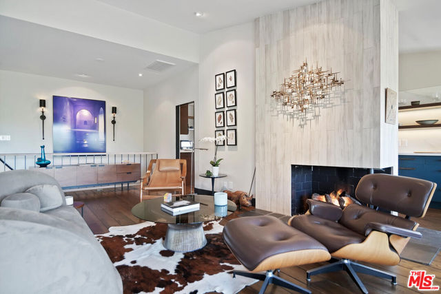 3631 Buena Park Drive, Studio City CA: https://media.crmls.org/mediaz/3947bee2-e8f8-489f-9a24-cab24b307eb5.jpg