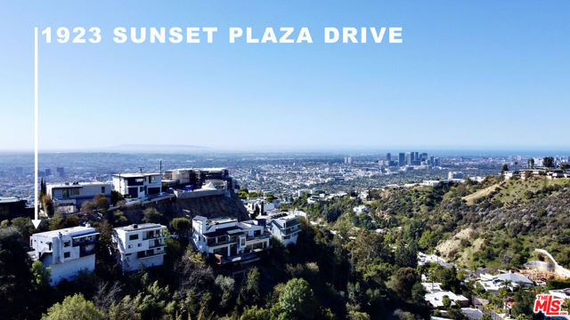 1923 Sunset Plaza Drive, Los Angeles CA: https://media.crmls.org/mediaz/3949142d-e271-4cc5-af49-71e2c45c637c.jpg