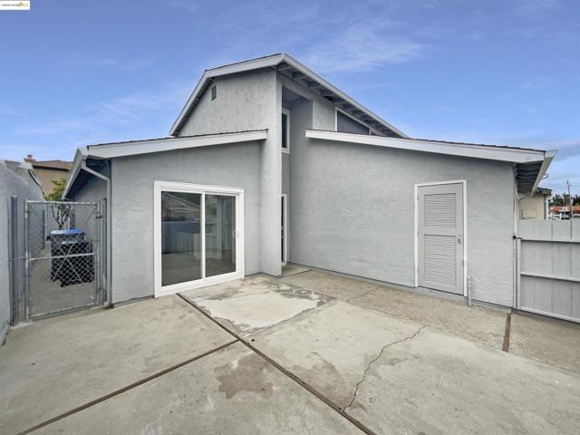 883 Calle De Verde, San Jose CA: https://media.crmls.org/mediaz/394993b2-ea46-4ac1-9a8f-1a9f85a455ac.jpg