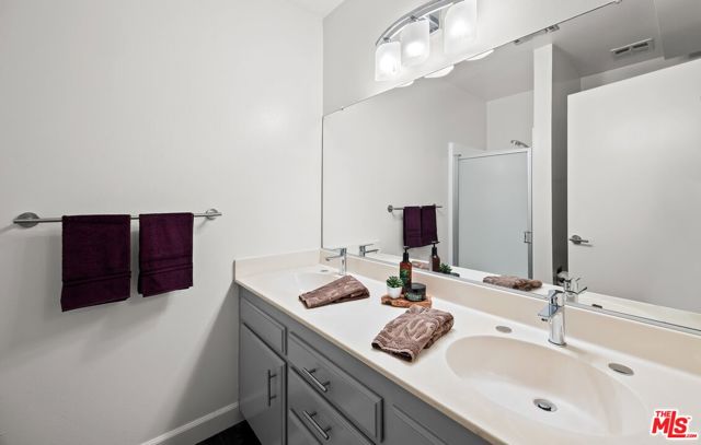 927 North Kings Road, 212 photo 8