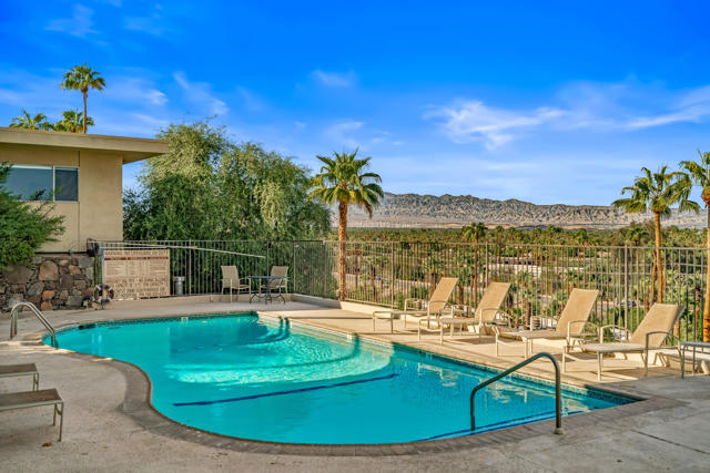 2002 Southridge Drive, Palm Springs, CA 92264